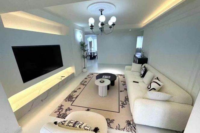 3 Brs, 2 Baths, Central ac/Oven, Parking lot, 130 sqm @ Zhenping metro L3,4&7