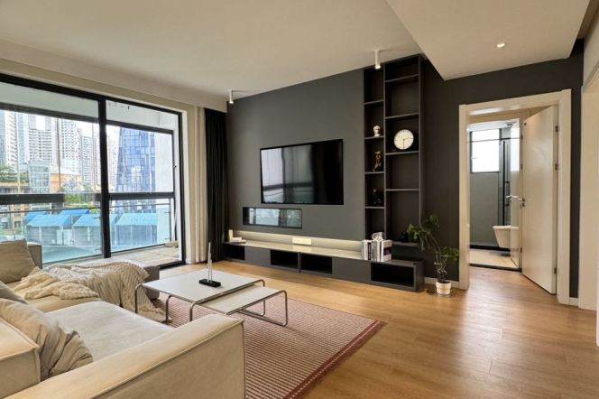 High End Compound/Big 3Br-2bathr 150Sqm /Balcony/Wuning rd Metro L13&14