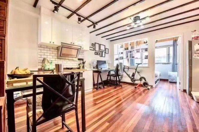 Xintiandi bright 2 bedroom 1 bathroom apt with terrace; L10/13