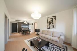 2 Brs with Balcony/Floor heating/Central ac/Oven, 110 sqm, High rise building @ Jiashan metro L9&12