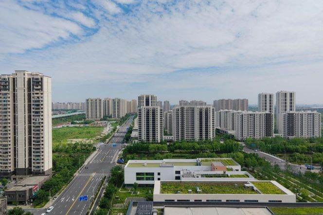 Nice Air flow 3 br near NYU Shanghai, easy to Oriental sports center . 6 mins walking to L8