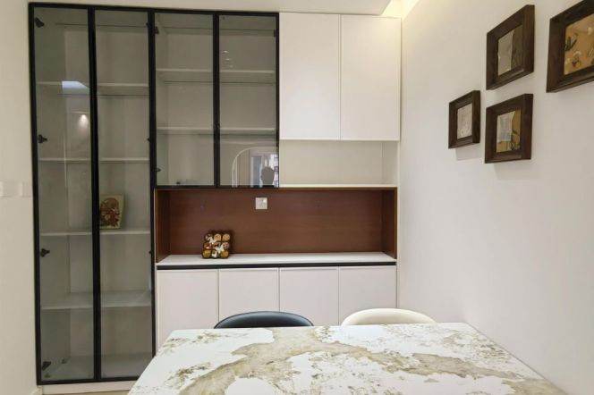 Modern 2 br with many storage space near NYU shanghai, L 8 LingZhaoXinCun St.+ L 6/8/11