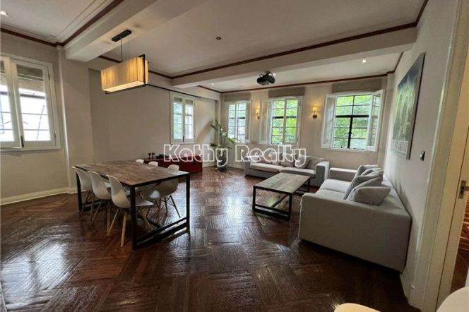 Heritage APT 2BR 2Baths Balcony Jing’an Temple 25k