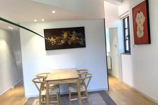Cozy 2br with private terrace @Yuyuan Road,Jing'an Temple