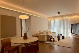 Modern 2br high-rise in Xuhui Line 1/4/9