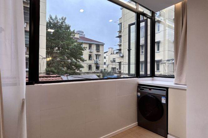 Modern 1Br Apt + Wall heating | Changshu & South Shanxi rd & Iapm