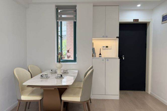 Dapuqiao cozy 1br with floor heating /  Spacious / Bright / Modern/ Quiet /  elevator