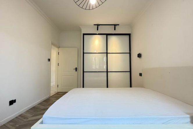 3 Brs, 2 Baths with Floor heating/Oven, 180 sqm, High Value @ Zhongshan park L2,3&4