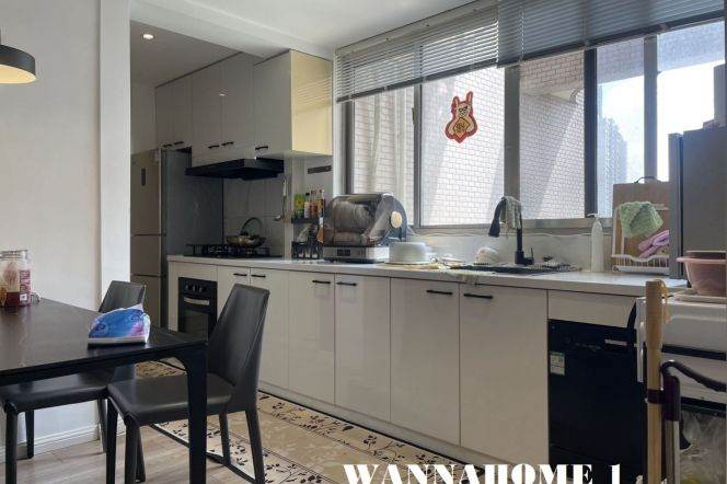 Spacious&Modern&Bright 2Bdrs 1Bath Apt+Jing'an Temple+Nice View+Great Compound