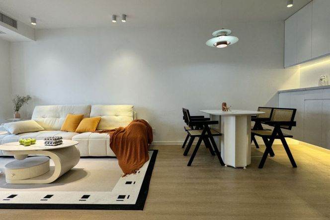 0 step Wuding rd L14 | Spacious &Bright&Modern 1Br | Heating ,elevator ,13.9K