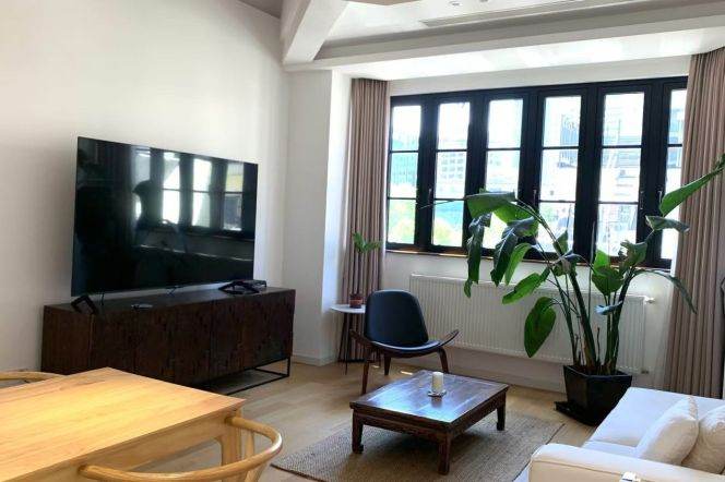 Cozy 2br with private terrace @Yuyuan Road,Jing'an Temple