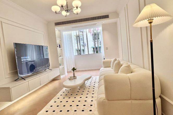 Nice terrace one bedroom Apt+Floor heating+central AC+dryer+oven @ Zhongshan Park