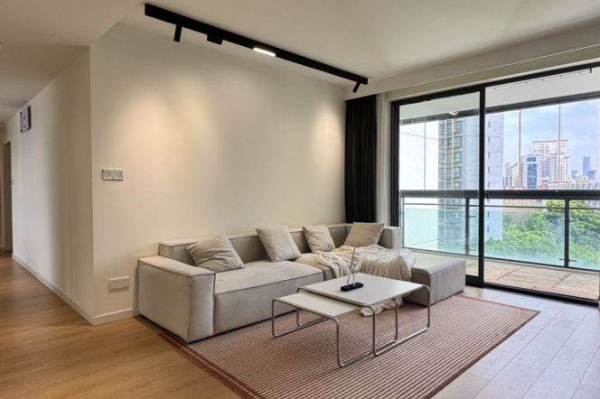 High End Compound/Big 3Br-2bathr 150Sqm /Balcony/Wuning rd Metro L13&14