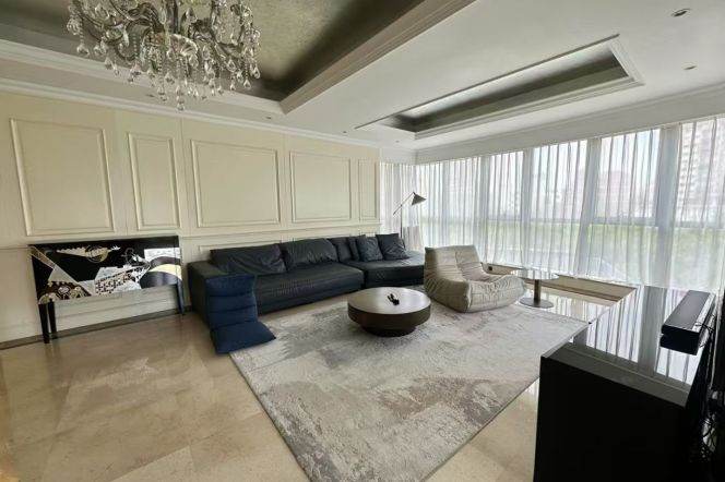 235 sq.m@Luxurious 3+1brs&3baths  near Hongqiao Road