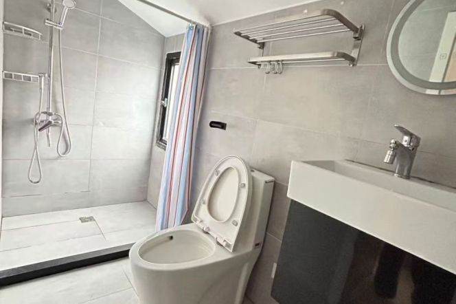 High ceiling 1Br/1Lr/1Bt apt nr South shanxi rd,M1/9/10/12