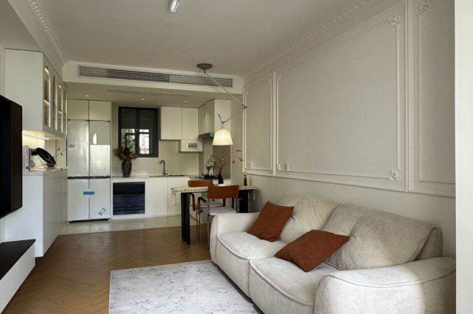 Modern 1Br 70Sqm +elevator+heating/Balcony/Wuning rd & Caoyang rd Metro L13&14