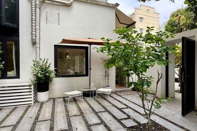 Beautiful 2brs with big yard near Changshu Road