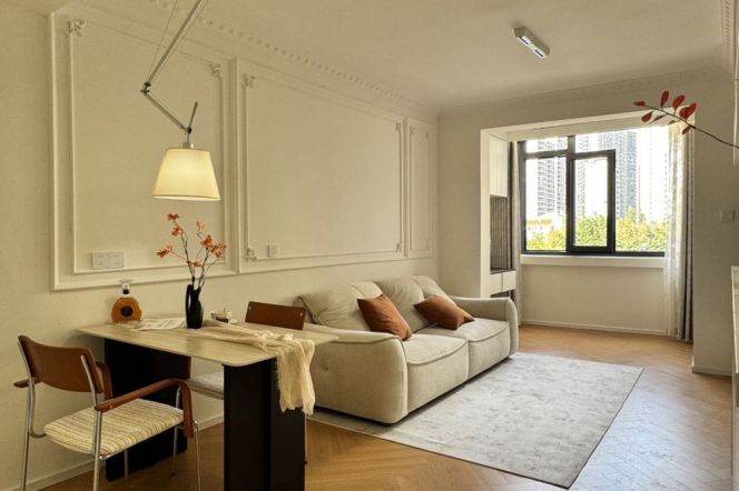 Modern 1Br 70Sqm +elevator+heating/Balcony/Wuning rd & Caoyang rd Metro L13&14