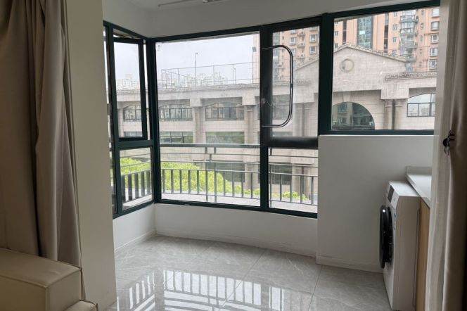Dapuqiao cozy 1br with floor heating /  Spacious / Bright / Modern/ Quiet /  elevator
