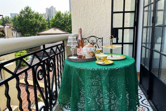 3 Brs, 2 Baths with Open Balcony/Floor heating/Dish washer, Jianguo/Taiyuan rd @ Jiashan metro L9&12