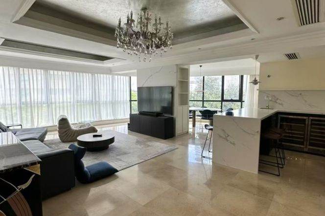 235 sq.m@Luxurious 3+1brs&3baths  near Hongqiao Road