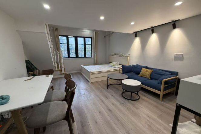 Spacious Duplex 1BR APT Shanxi(s) Rd 6.5k