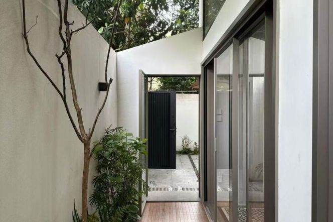 Super Modern 3BR Duplex w/Patio next to Changshu Rd Station