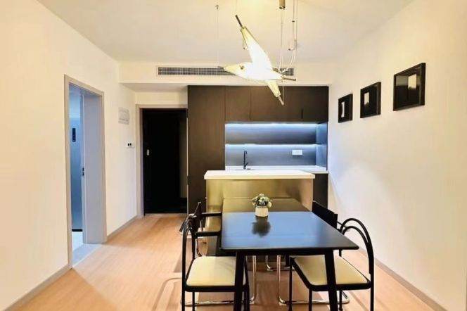 2 Brs with Balcony/Floor heating/Central ac/Oven, 110 sqm, High rise building @ Jiashan metro L9&12