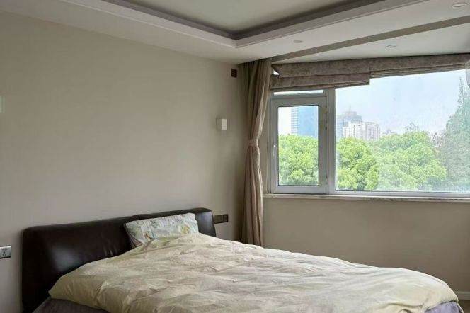 South Huangpi Rd Station Eleavtor 1+1Br Line1/13/14