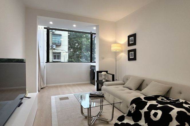Modern 1Br Apt + Wall heating | Changshu & South Shanxi rd & Iapm