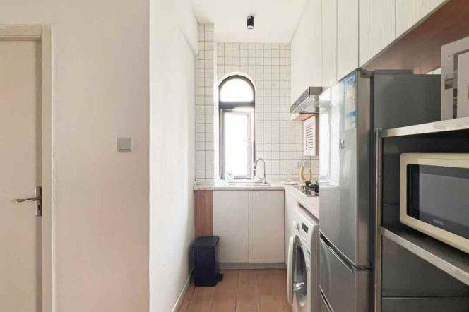 jing'an temple elevator 3BR/2Baths@L2/7