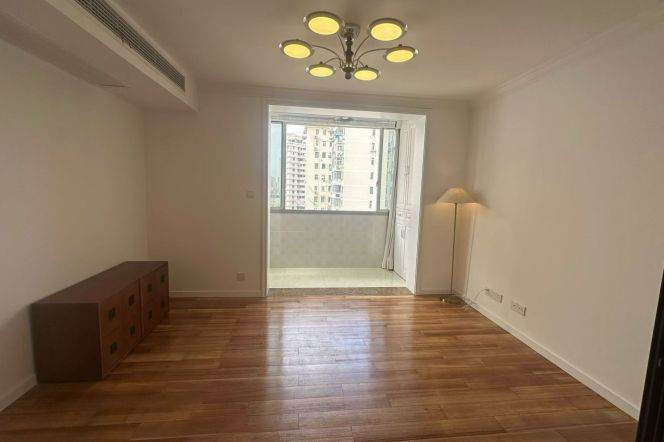 Elevator Apt close to JTU