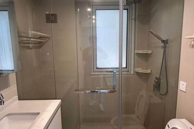 1 Bedroom apartment near JingAn temple 