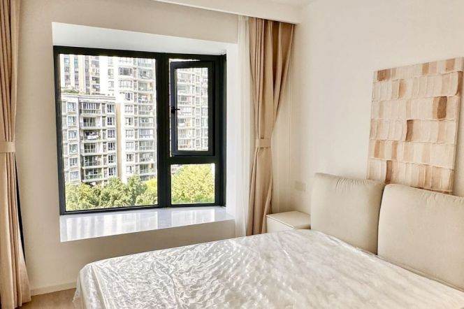 Well-lit, 3Br 2Ba 1Balcony 160Sqm, Xujiahui, L1/9/11