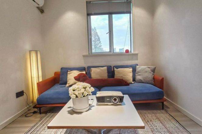 zhongshan park station one bedroom