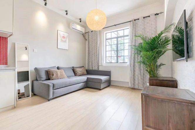 Valuable Changshu Rd 2BR with Balcony/Wallheating/Oven 12.5K 