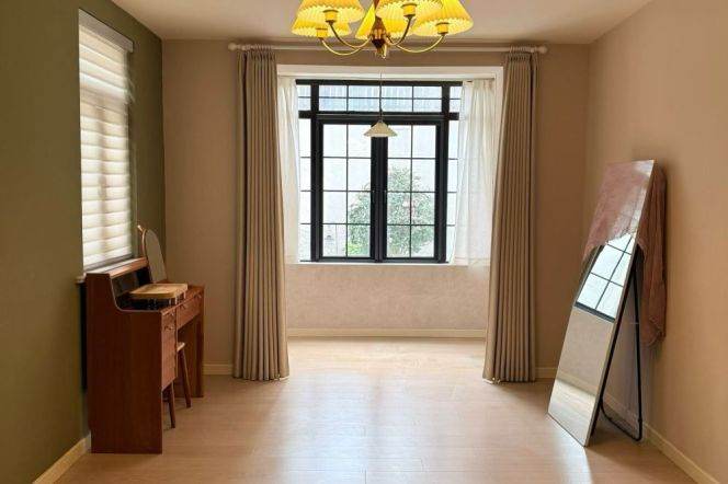 low-density residential compound at North Urumqi Road