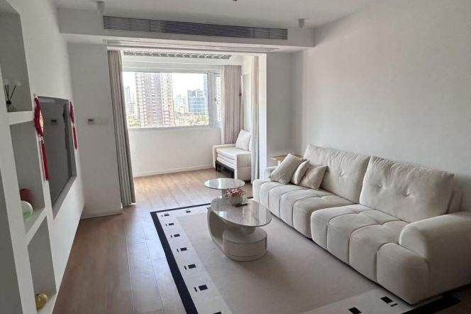 1 Bedroom apartment near JingAn temple 