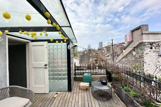 2 Brs, 2 Baths with Terrace, Oven, Dish washer, 120 sqm, Xiangyang rd / Xinle@ IAPM 