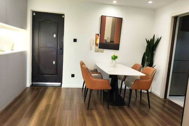 Brilliant City -2brs 98sqm -quiet environment- 1000 Trees Mall 