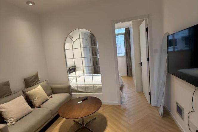 Elevator 1br/1lr@jiangsu  rd sta 5.9k