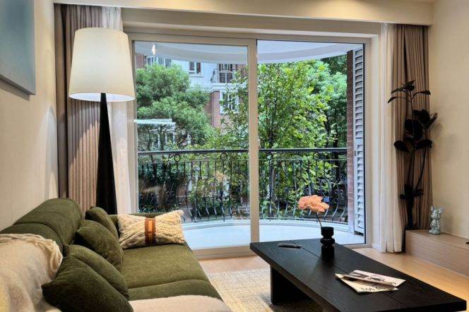 1Bdr 1Bath/Fabulous&Spacious /L2/3/4Zhongshan Park/Open Balcony/elevator