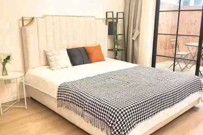 Nice yard 1Br/1Lr/1Bt apt nr Jiangsu rd,M2/11