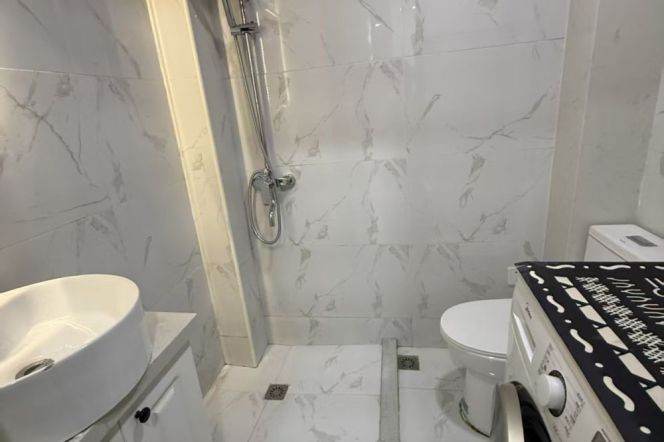 Elevator 1br/1lr@jiangsu  rd sta 5.9k