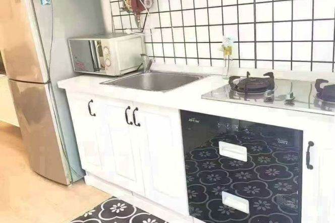 Nice yard 1Br/1Lr/1Bt apt nr Jiangsu rd,M2/11