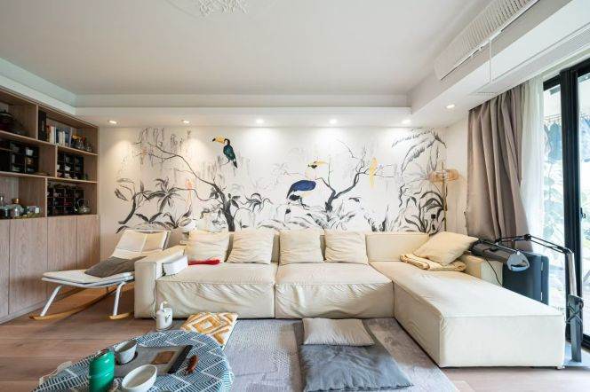 Nice Balcony 2br/2bt Flat at Jiangsu Road