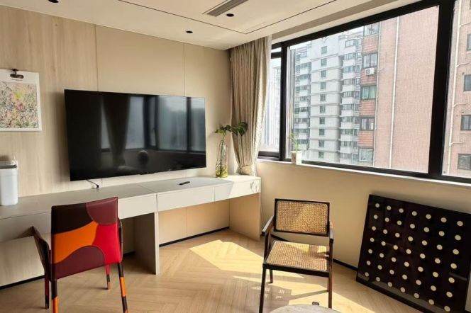 1 Big Br with Central ac/Floor heating, 80 sqm, High rise building @ West Yan’an metro L3&4