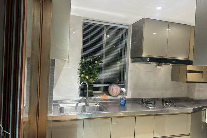 Elevator Apt close to JTU