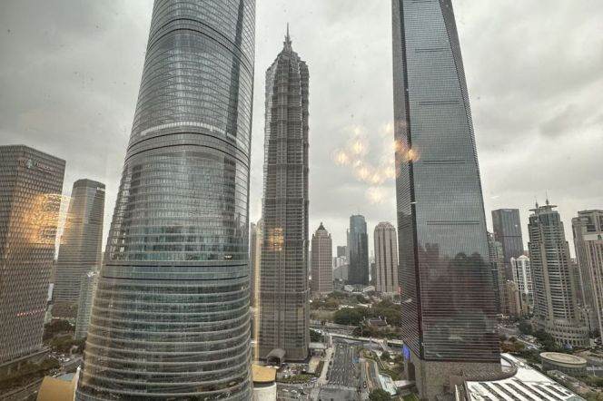 Modern 3brs with floor heating and river view  nearby Lujiazui CBD 