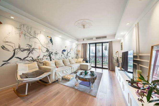 Nice Balcony 2br/2bt Flat at Jiangsu Road